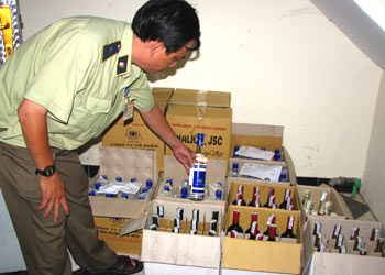 Phát hiện một ổ rượu ngoại giả 